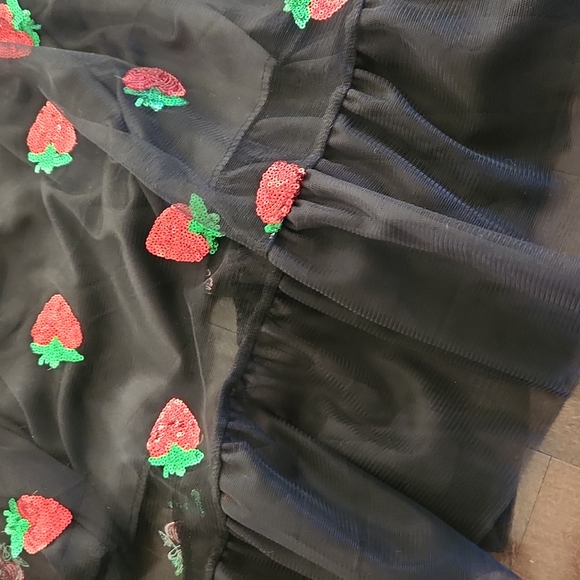 Strawberry Sequins Dress 👗 - Picture 6 of 10